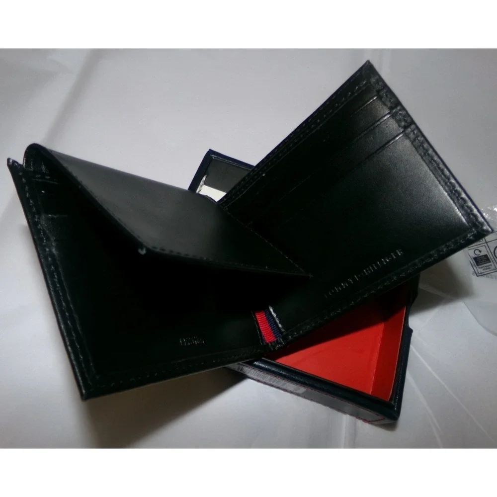 NIB Tommy Hilfiger Men's Bifold Leather Wallet~BROWN